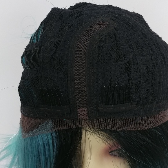 Blue lace front heat safe bob wig - Picture 10 of 12